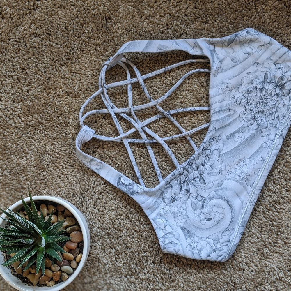 Lululemon Grey and White Floral Bra